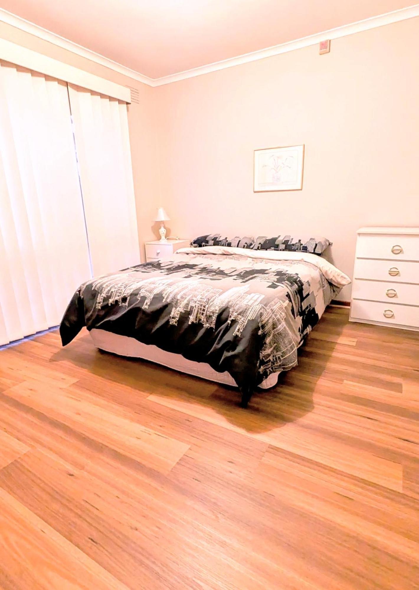 Holiday home Sunny & Spacious In